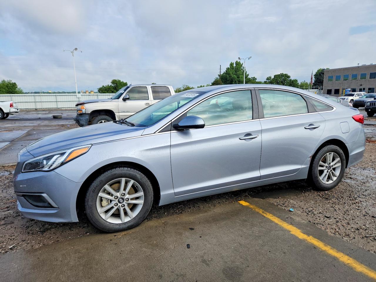 2017 HYUNDAI SONATA SE, Eco — Front 3/4