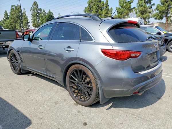 2017 INFINITI QX70