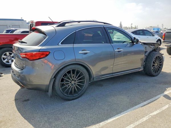 2017 INFINITI QX70