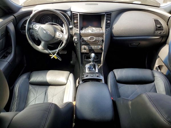 2017 INFINITI QX70