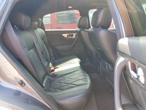 2017 INFINITI QX70