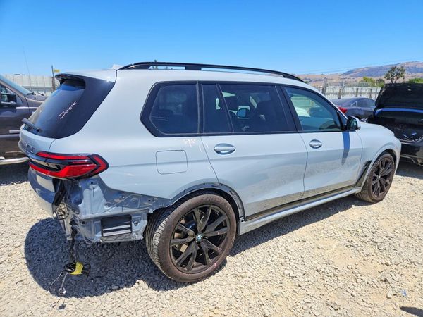 2024 BMW X7