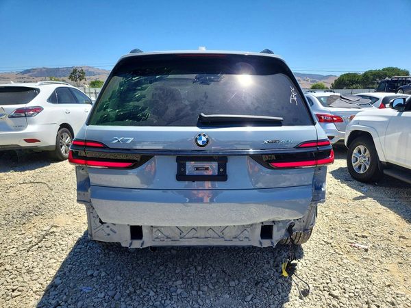 2024 BMW X7