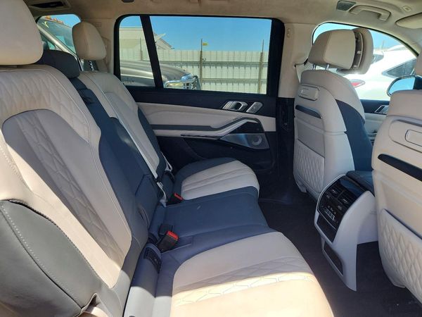 2024 BMW X7