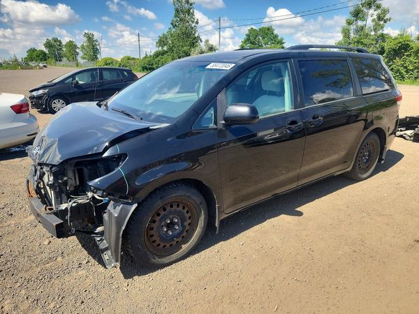 2014 TOYOTA SIENNA