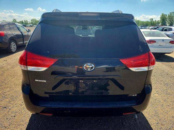 2014 TOYOTA SIENNA