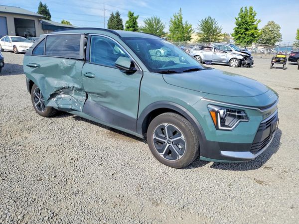 2024 KIA NIRO EX