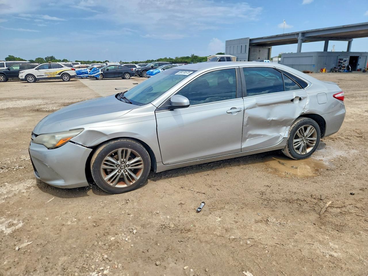 2016 TOYOTA CAMRY