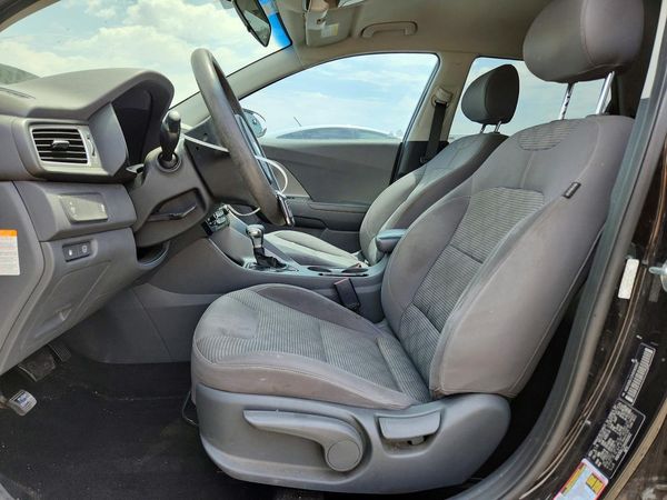 2017 KIA NIRO
