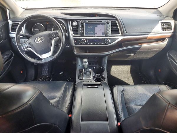 2015 TOYOTA HIGHLANDER