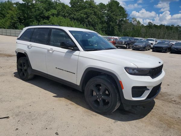 2023 JEEP GRAND CHEROKEE LAREDO 4X4