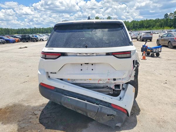 2023 JEEP GRAND CHEROKEE LAREDO 4X4
