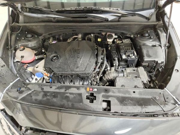 2023 HYUNDAI SANTA FE SEL — Engine bay