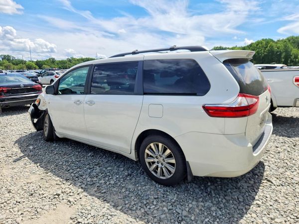 2017 TOYOTA SIENNA