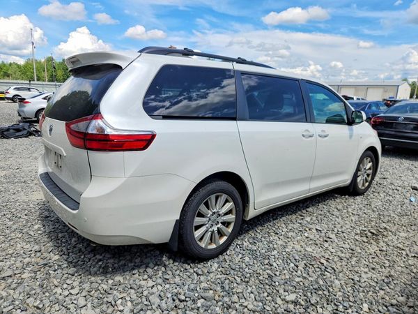 2017 TOYOTA SIENNA