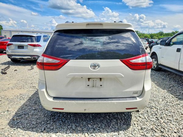 2017 TOYOTA SIENNA