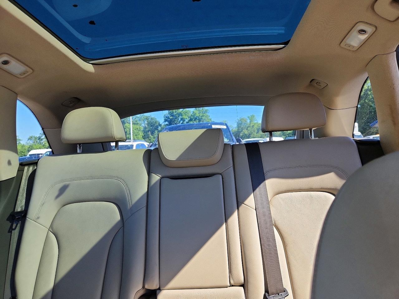 2012 AUDI Q5 Premium Plus