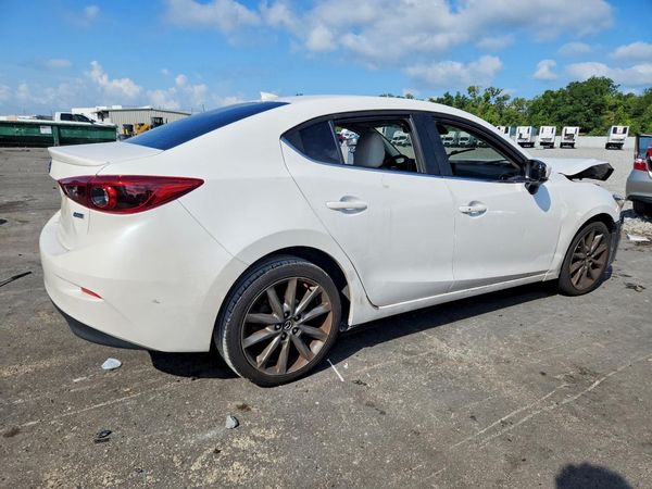 2018 MAZDA 3