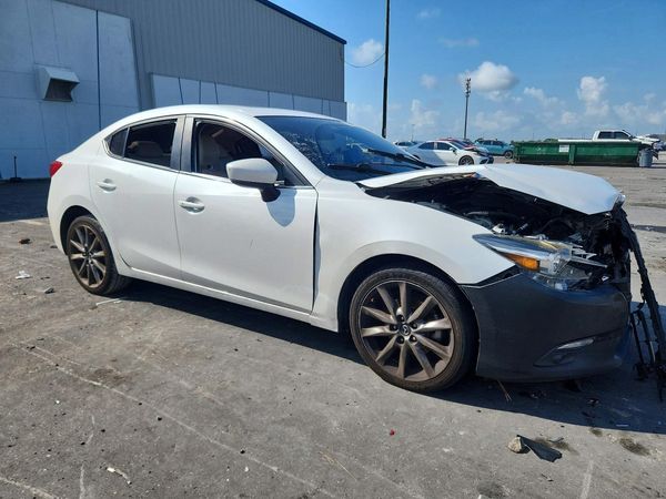 2018 MAZDA 3