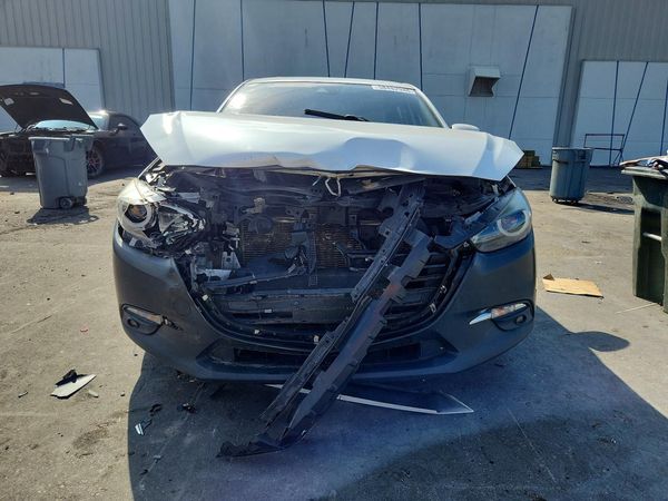 2018 MAZDA 3