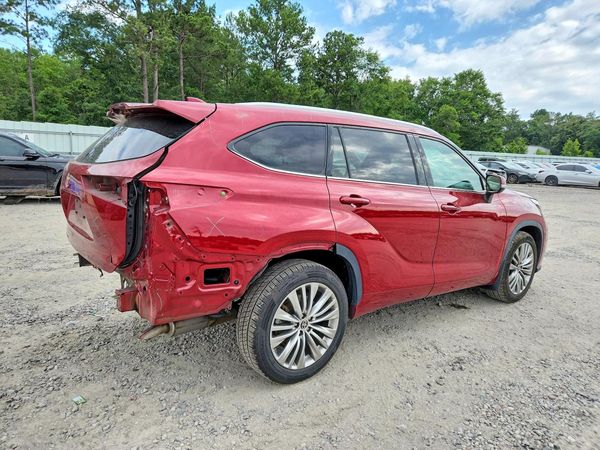 2022 TOYOTA HIGHLANDER Platinum