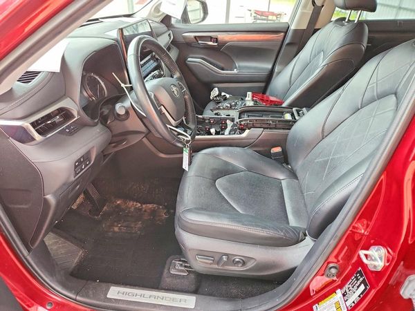 2022 TOYOTA HIGHLANDER Platinum
