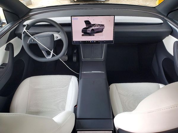 2026 TESLA MODEL Y
