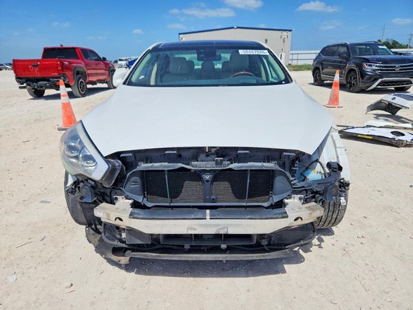 2016 KIA K900