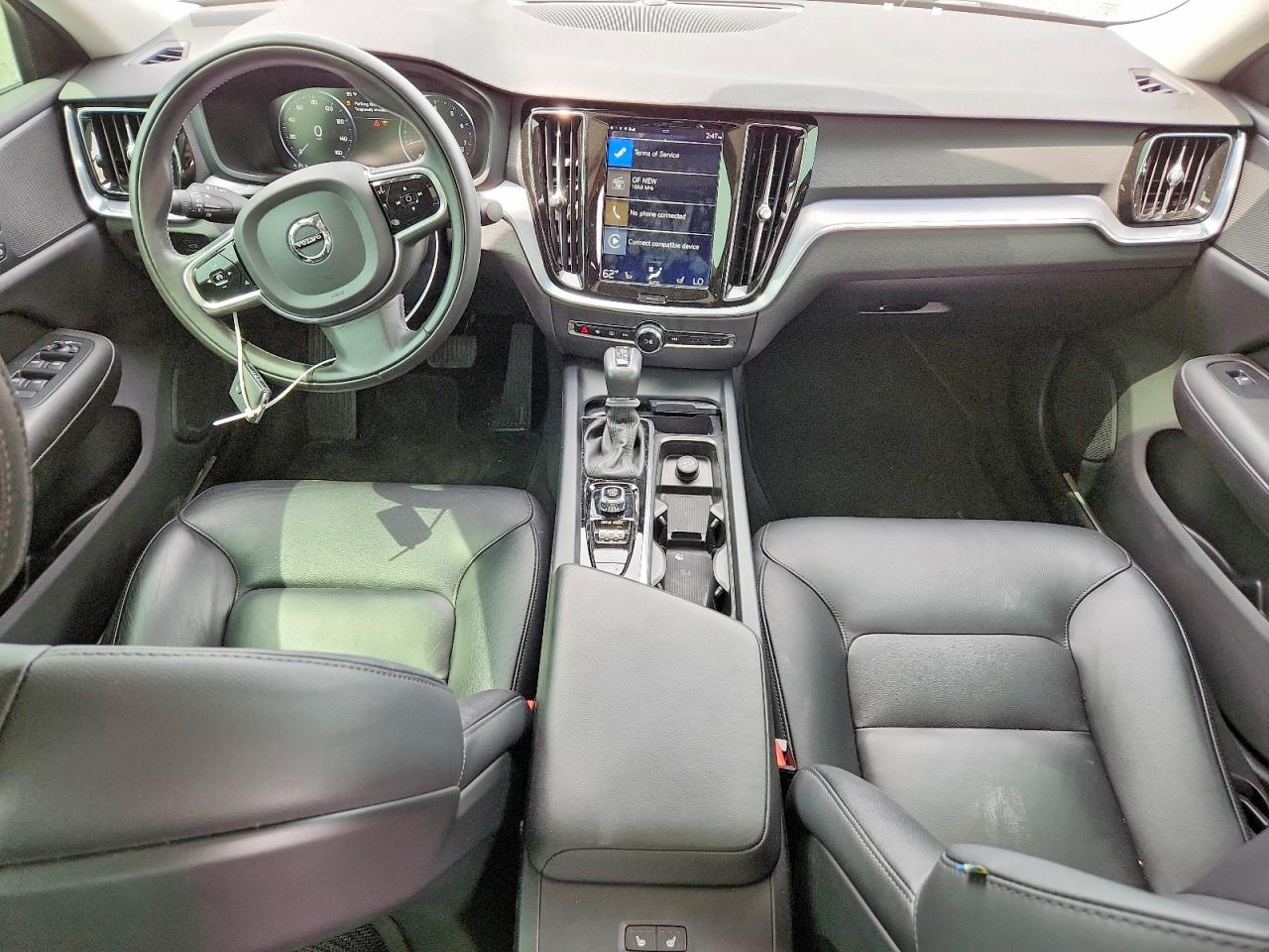 2020 VOLVO S60 Momentum
