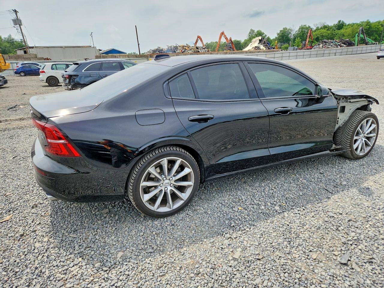 2020 VOLVO S60 Momentum