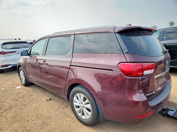 2016 KIA SEDONA LX - Middle-low