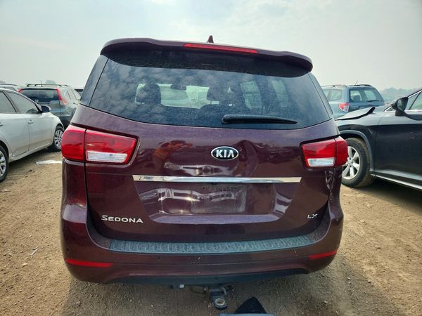 2016 KIA SEDONA LX - Middle-low