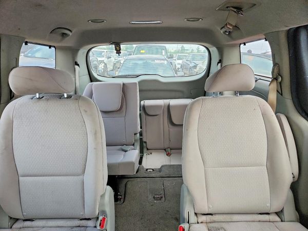 2016 KIA SEDONA LX - Middle-low
