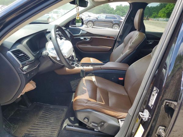 2019 VOLVO XC90