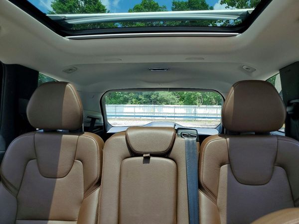 2019 VOLVO XC90