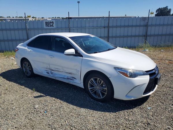 2017 TOYOTA CAMRY LE/SE/XLE/XSE — Passenger 3/4