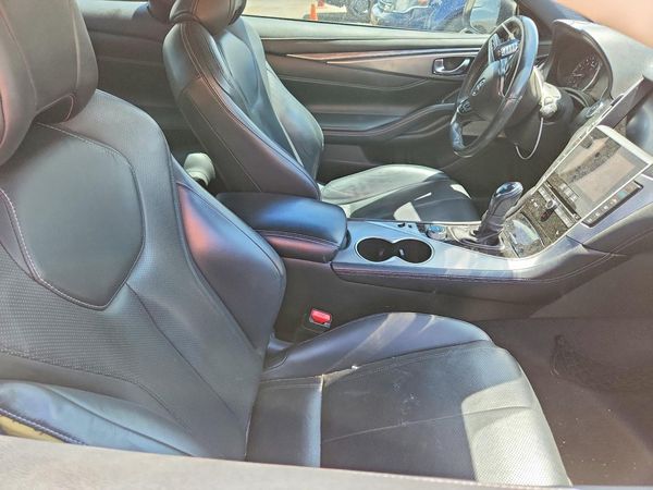 2021 INFINITI Q60 LUXE