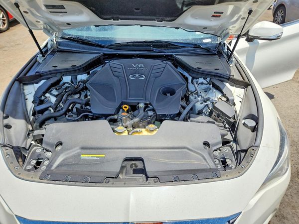 2021 INFINITI Q60 LUXE