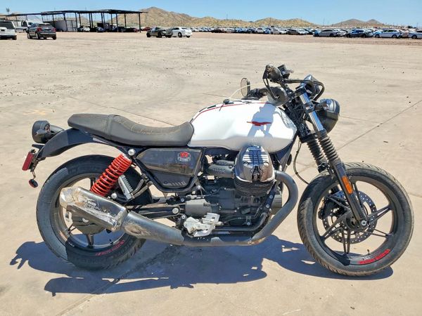 2024 MOTO GUZZI V7