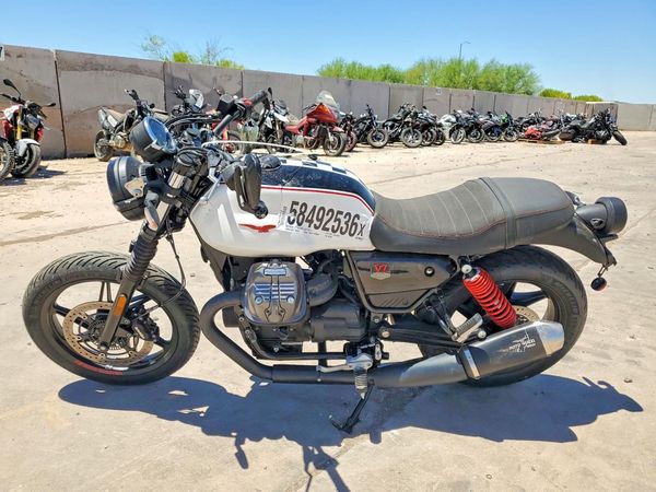2024 MOTO GUZZI V7