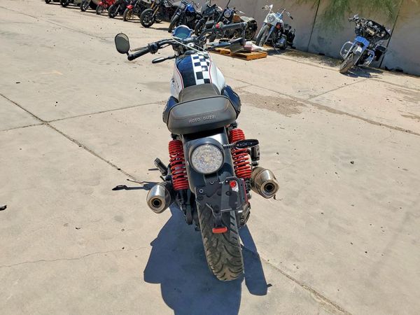 2024 MOTO GUZZI V7