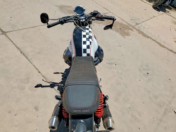 2024 MOTO GUZZI V7