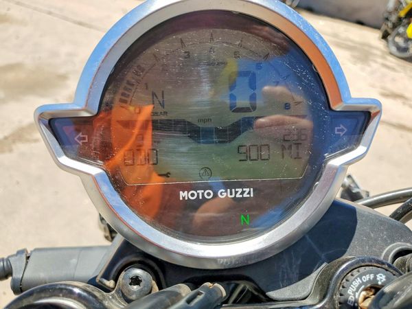 2024 MOTO GUZZI V7
