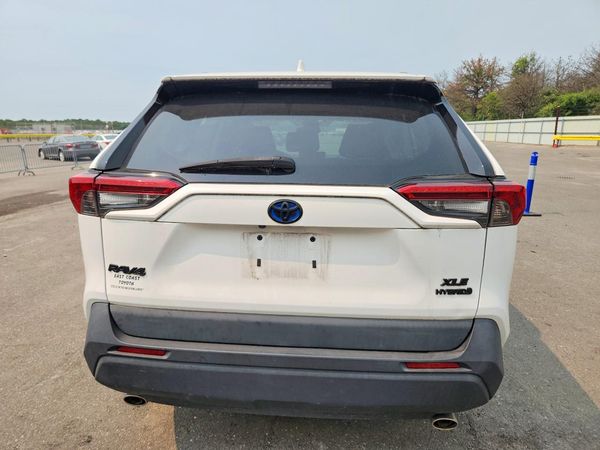 2021 TOYOTA RAV4 XLE HV