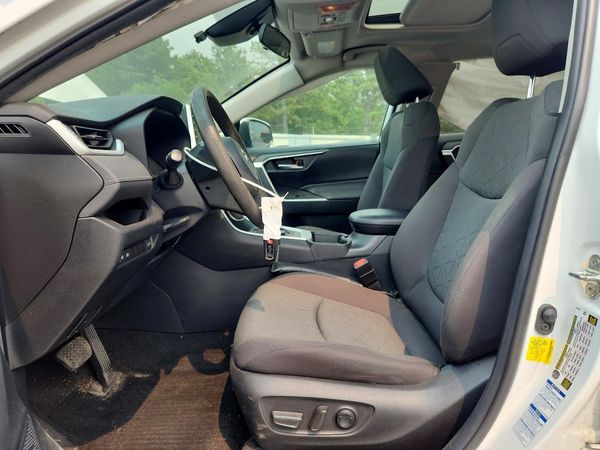2021 TOYOTA RAV4 XLE HV