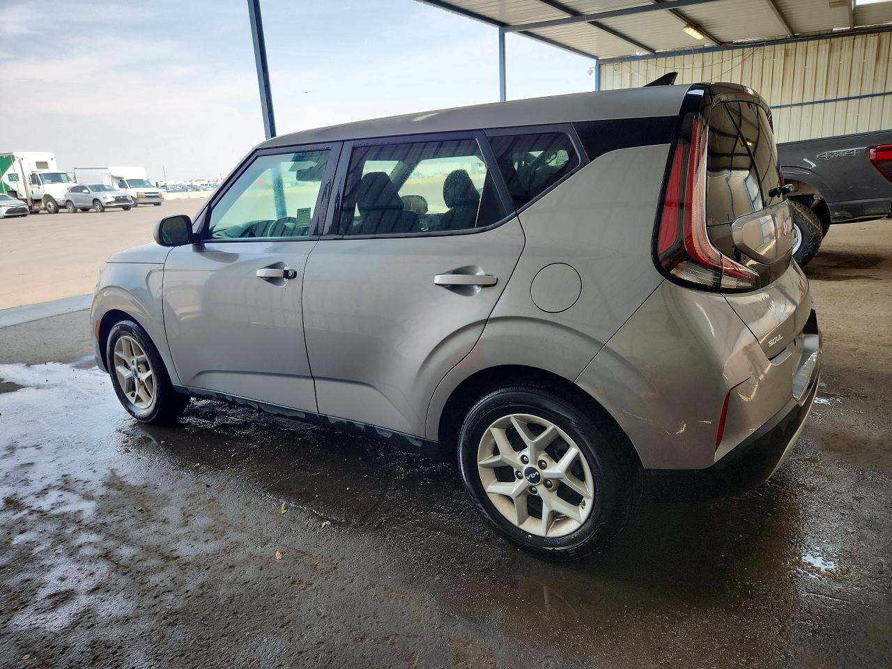 2023 KIA SOUL LX, S