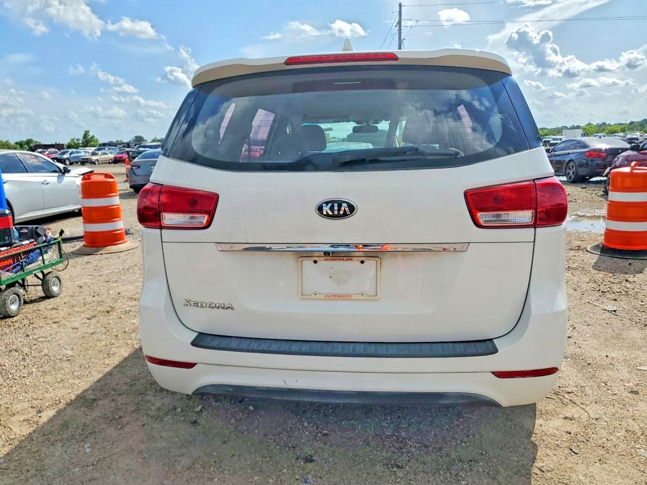 2017 KIA SEDONA L