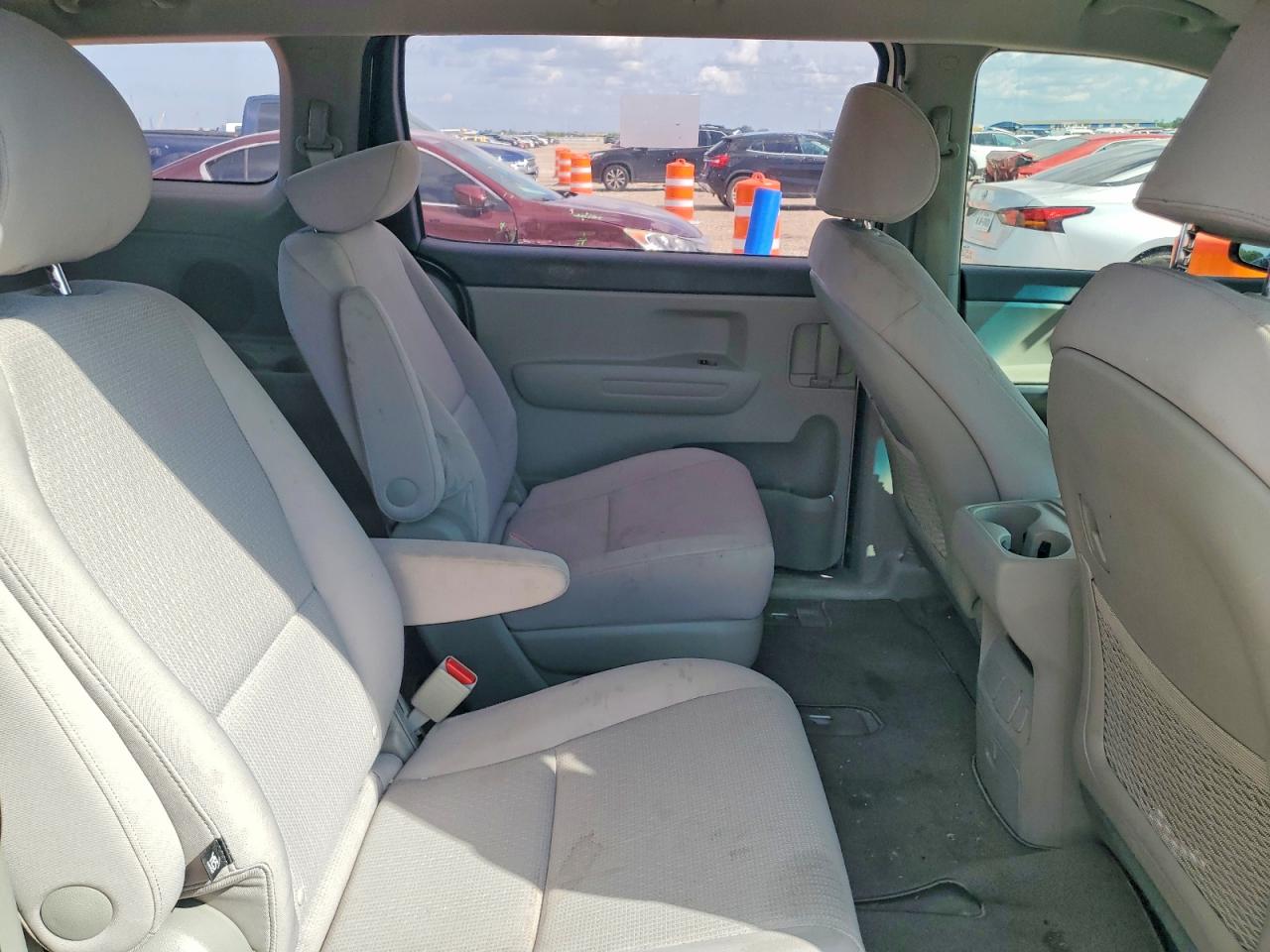 2017 KIA SEDONA L