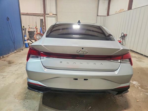 2021 HYUNDAI ELANTRA SE