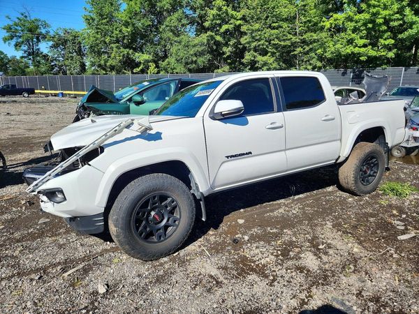 2022 TOYOTA TACOMA SR5